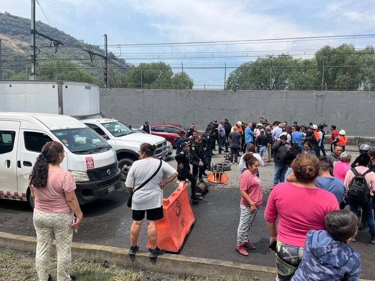 Habitantes de Iztapalapa cierran Zaragoza con dirección al Centro Histórico