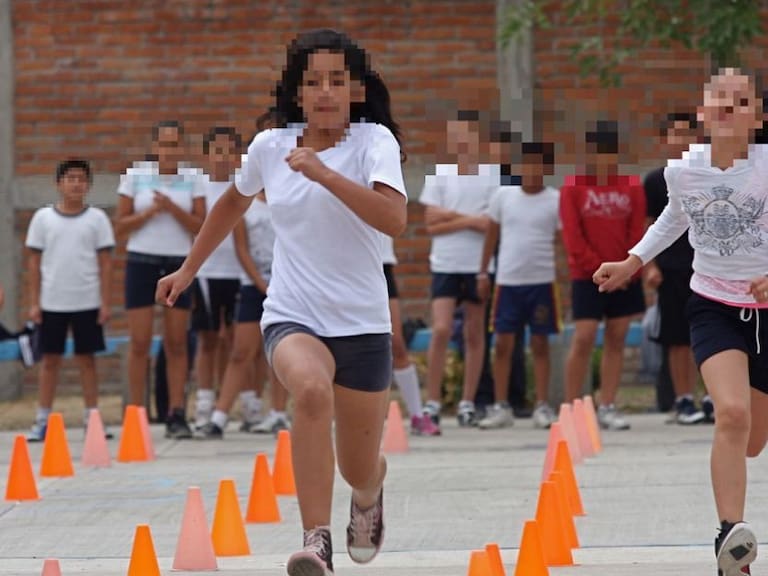 Propone al menos una hora diaria de ejercicio a los alumnos de nivel básico