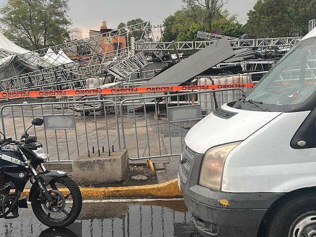 Se desploma escenario en la GAM; reportan heridos