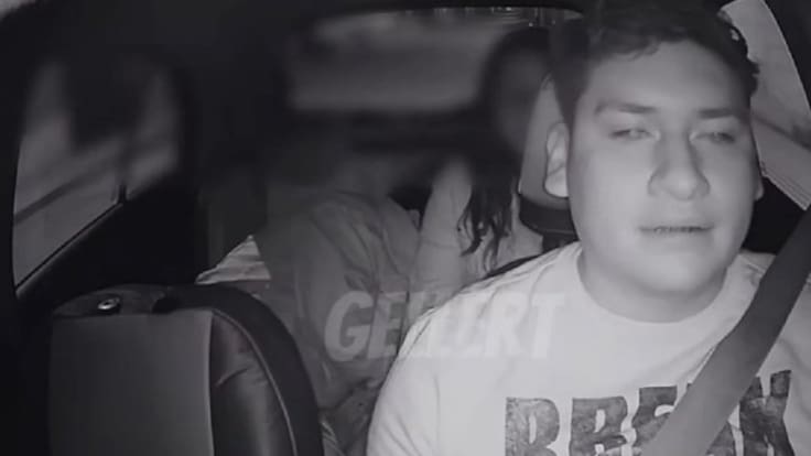 Mujer abandona a su amiga ebria y dormida en un Uber: “Para qué toma, no es mi problema”