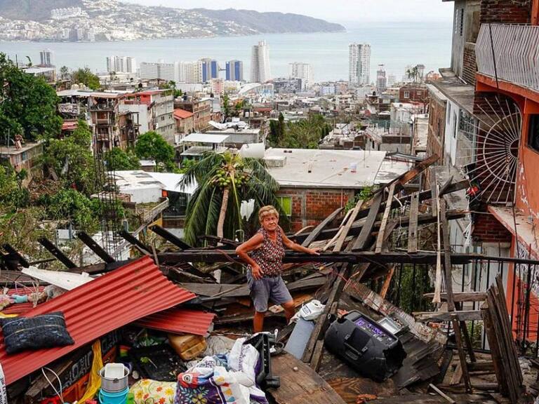 Concluye censo de damnificados en Acapulco, iniciará reconstrucción: AMLO