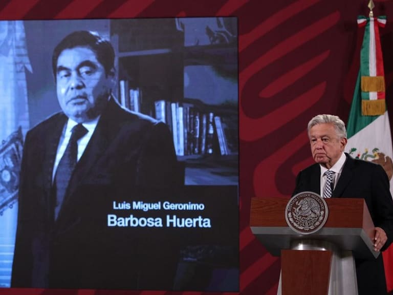 Reconoce AMLO la trayectoria de Miguel Barbosa