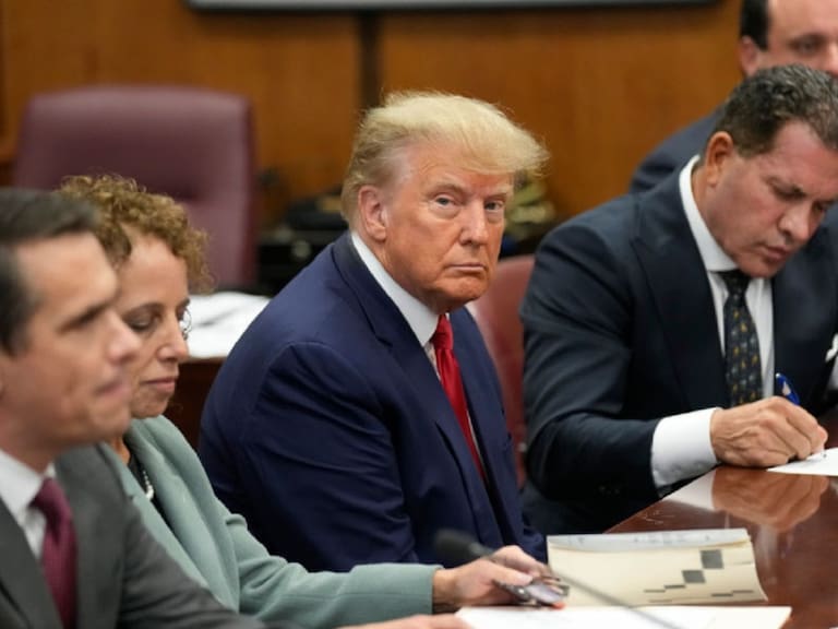 Donald Trump es acusado de 37 delitos